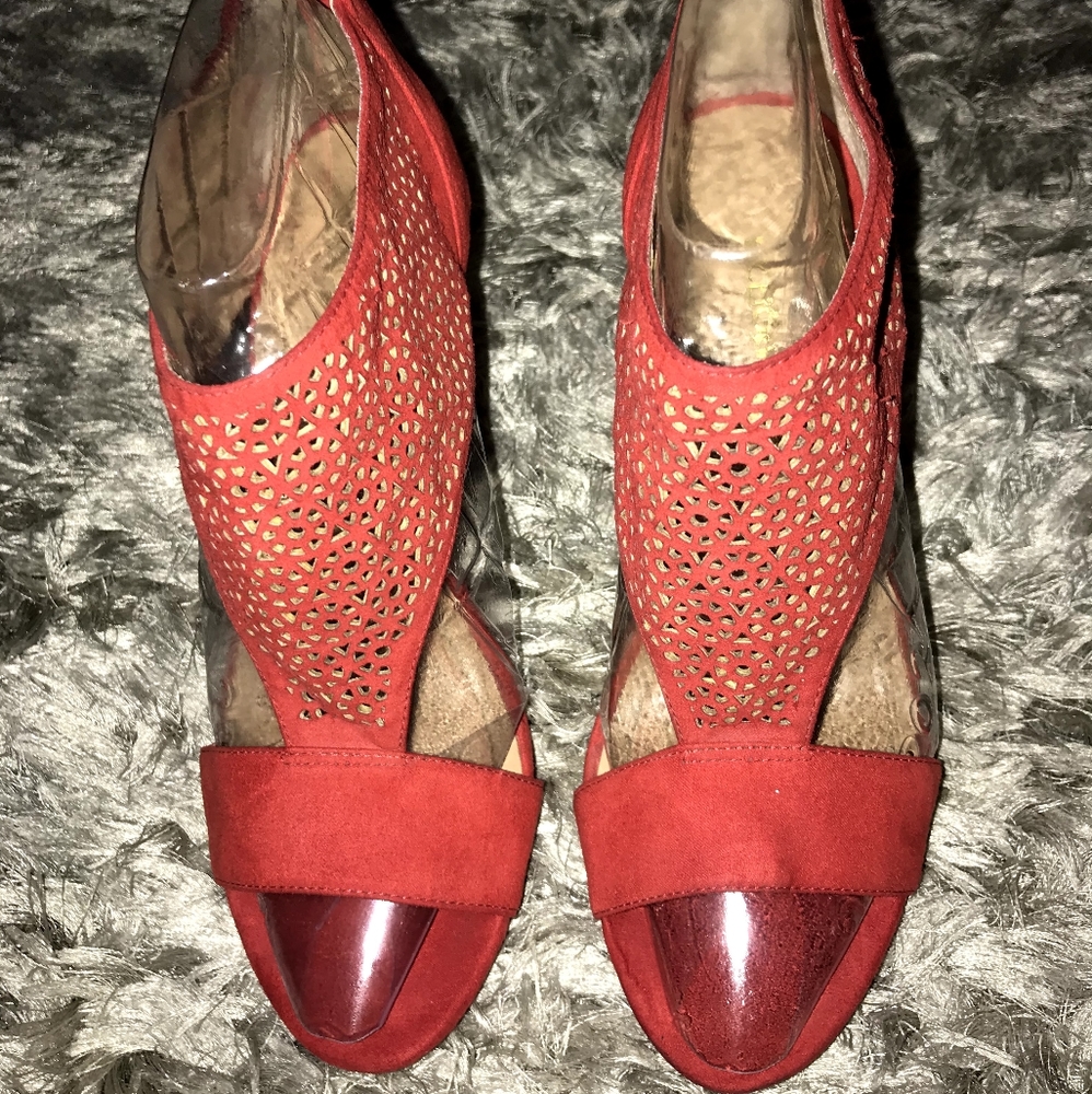 Red High Heeled Shoes 👠 - Picture 2 of 2